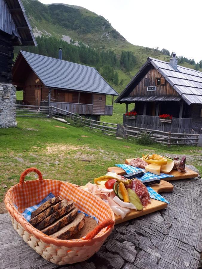 Apartments Edelweiss & Enzian - Gaestehaus Zum Fuchs Хермагор Экстерьер фото